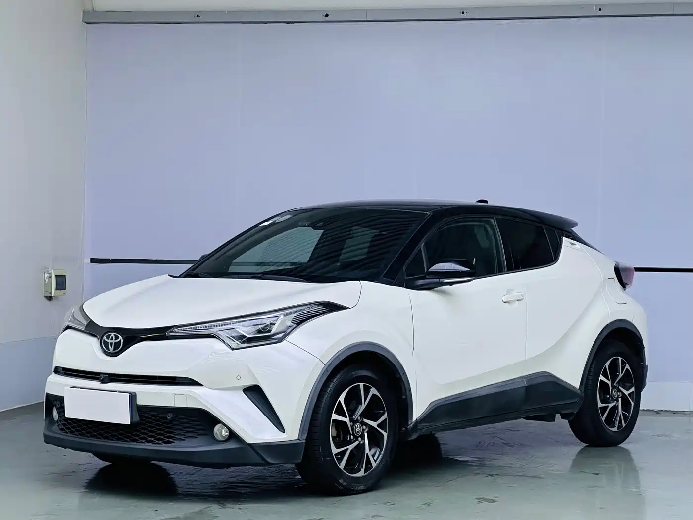 Toyota C-HR 2018 2.0L Luxury Edition China V