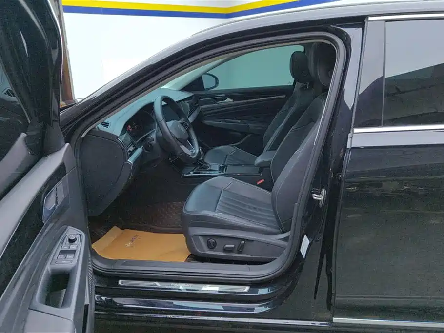 Volkswagen Passat 2023 Facelift 330TSI Starlight Elite Edition фото 9