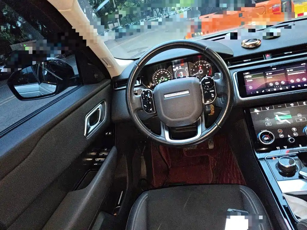Фото 3 - Land Rover Range Rover Velar