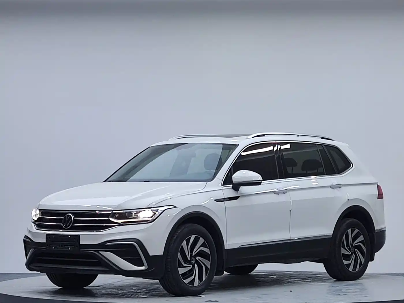 Volkswagen Tiguan L 2023 280TSI 2WD Trend Limited Edition фото 7