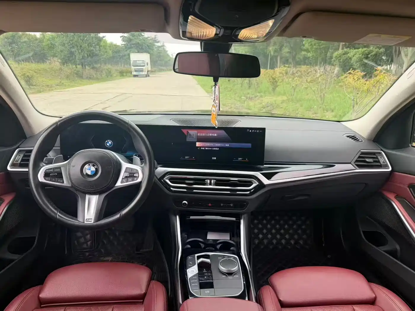 BMW 3 Series 2023 320Li M Sport Package фото 8