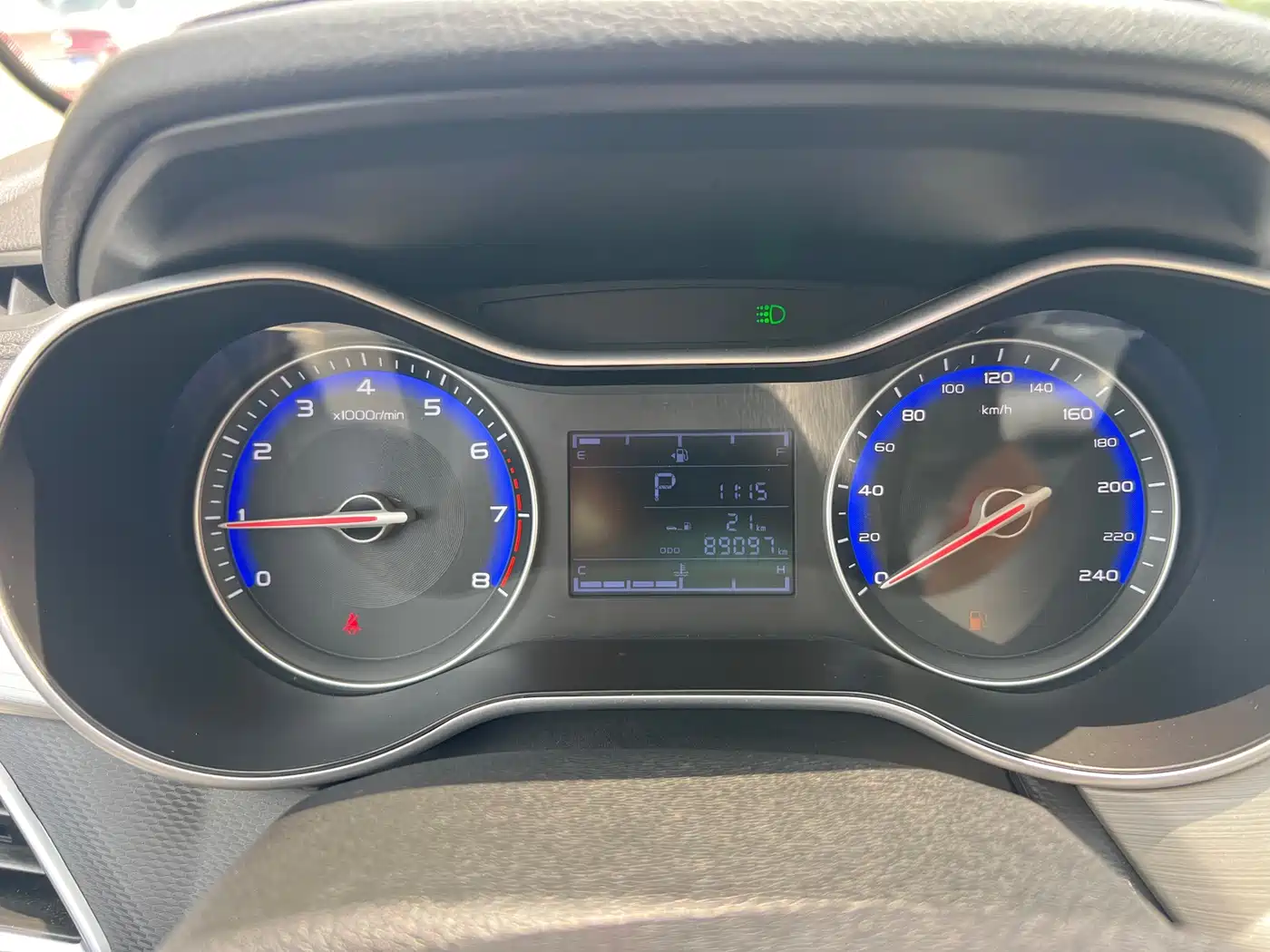 Фото 10 - Geely Vision