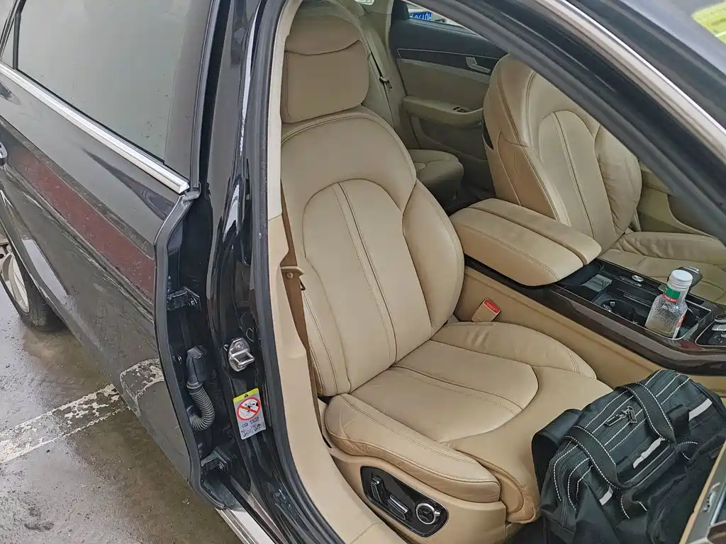 Фото 25 - Audi A8