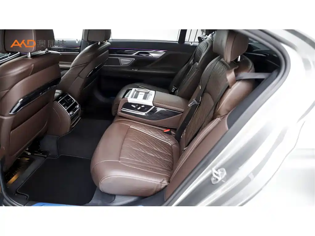 BMW 7 Series 2021 Model 740Li Leading M Sport Package фото 7