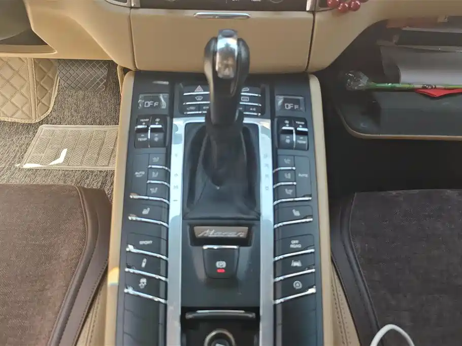 Porsche Macan 2017 Macan 2.0T фото 16