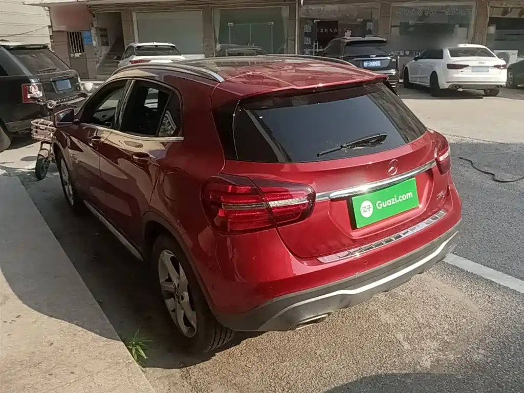 Mercedes-Benz GLA 2018 GLA 200 Dynamic фото 5