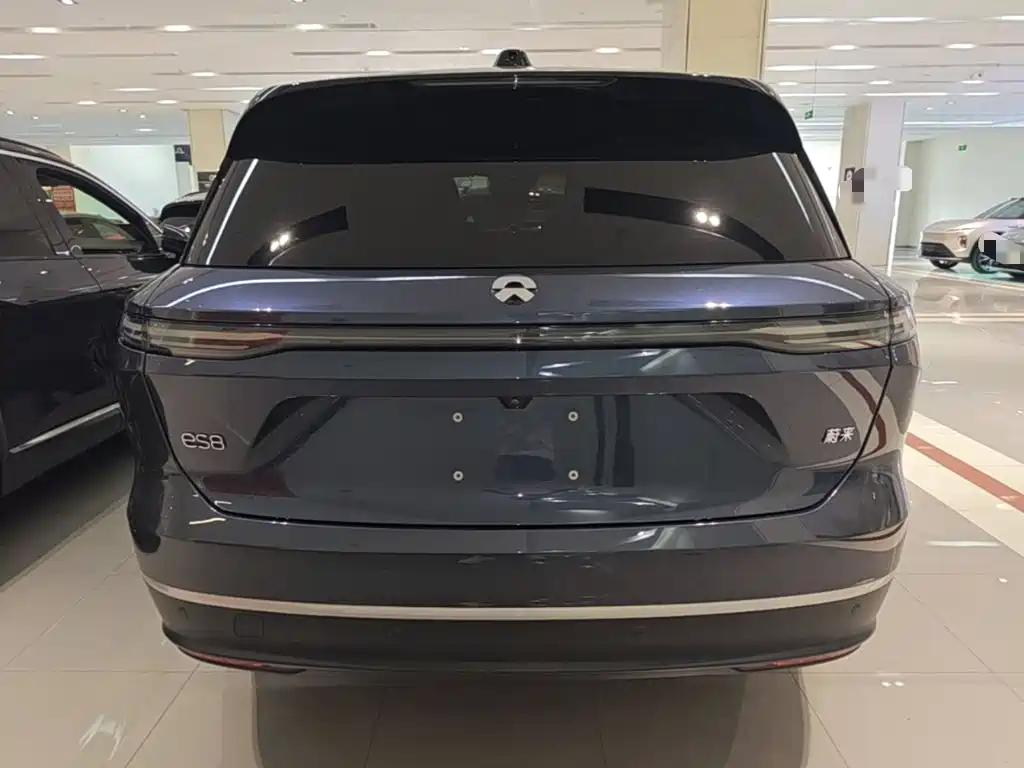 Фото 6 - NIO ES8