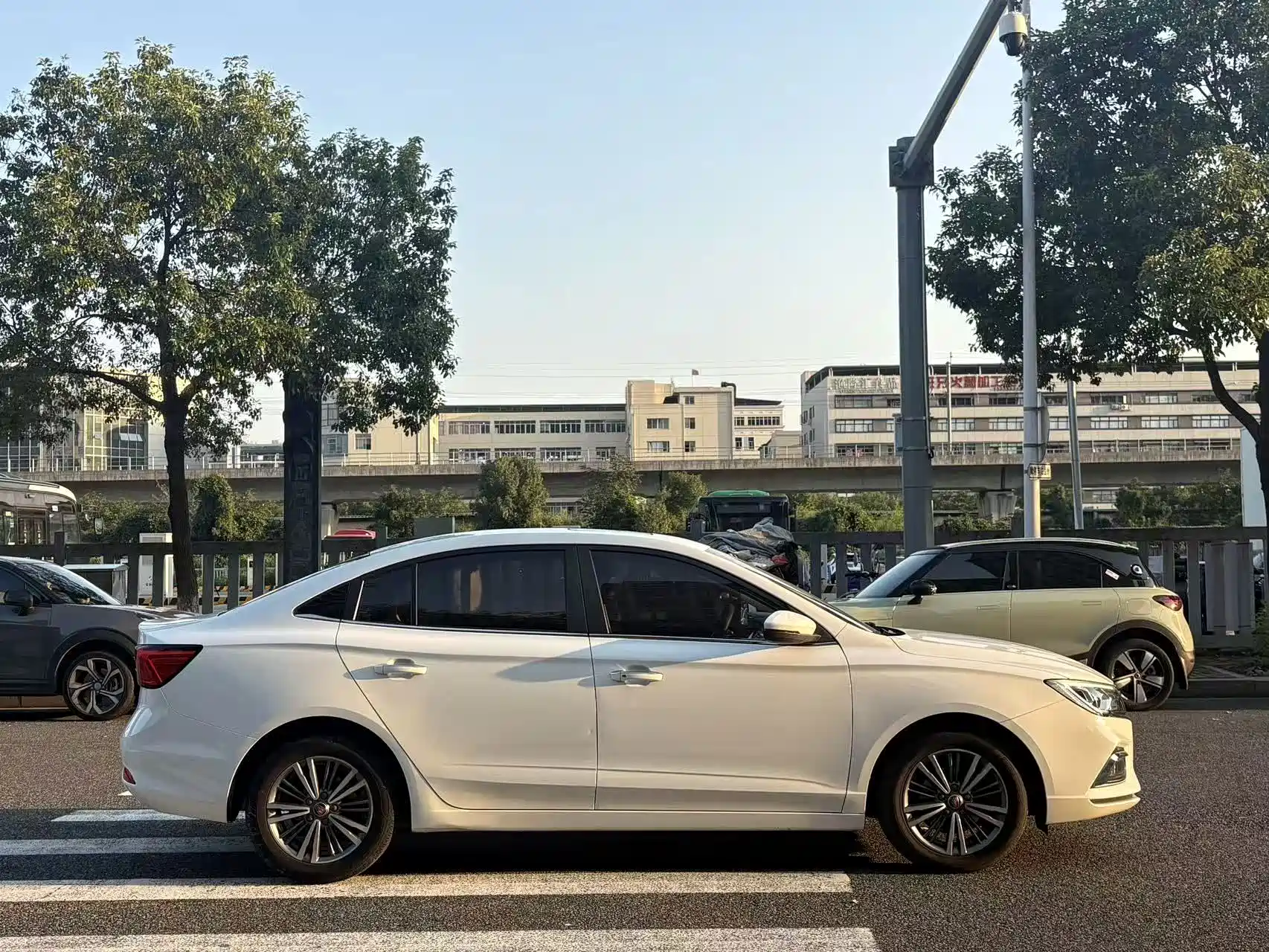 Photo 4 - Roewe i5