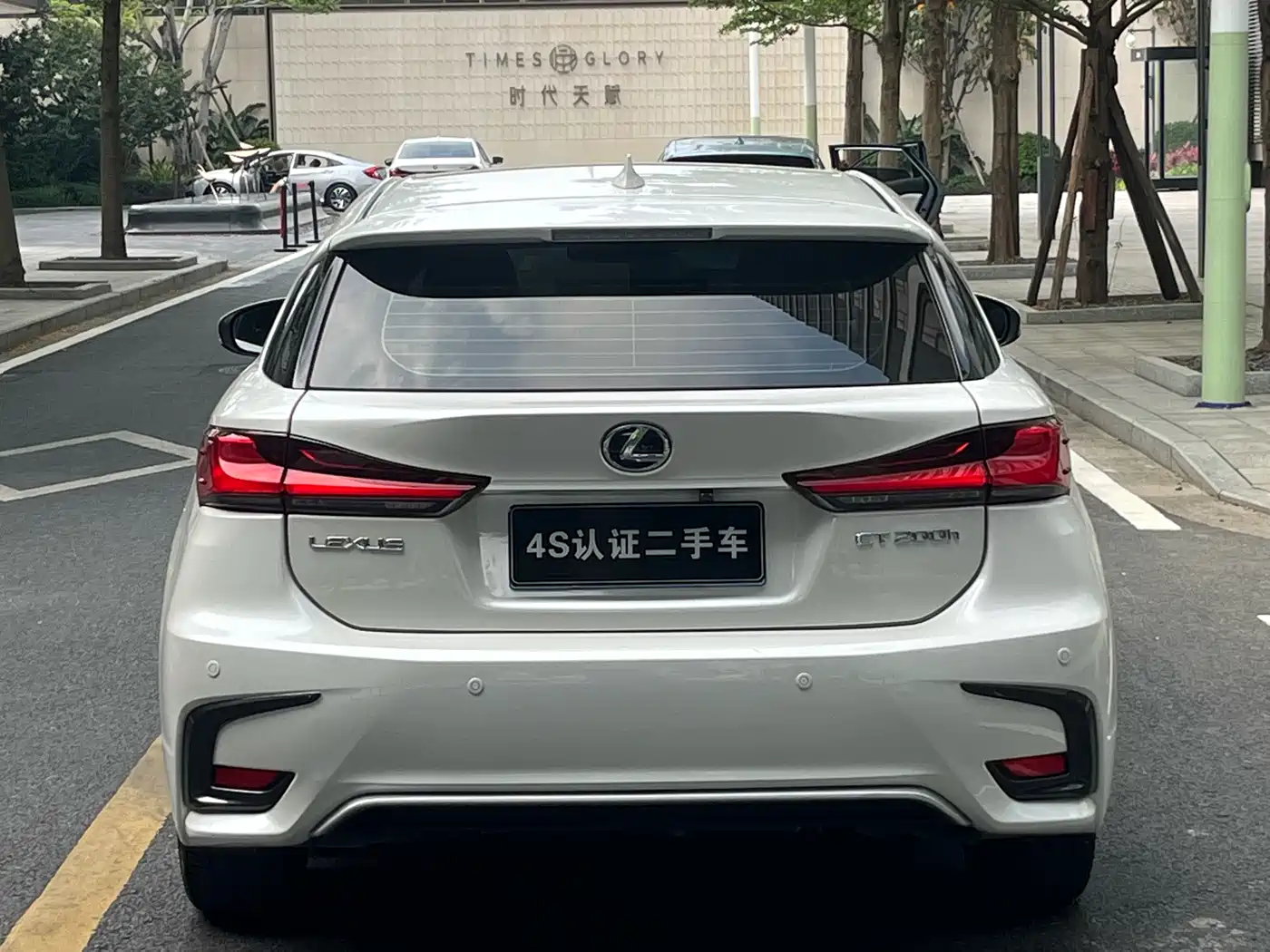 Lexus CT 2017 CT200h Elite Edition Monochrome China V фото 6