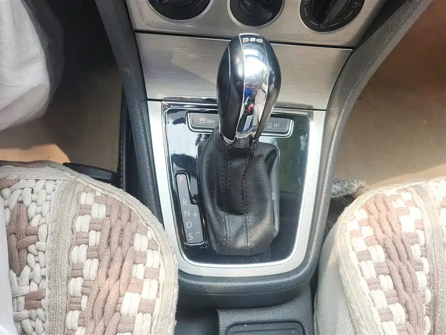 Volkswagen Lavida 2013 1.4TSI DSG Comfort Edition фото 16
