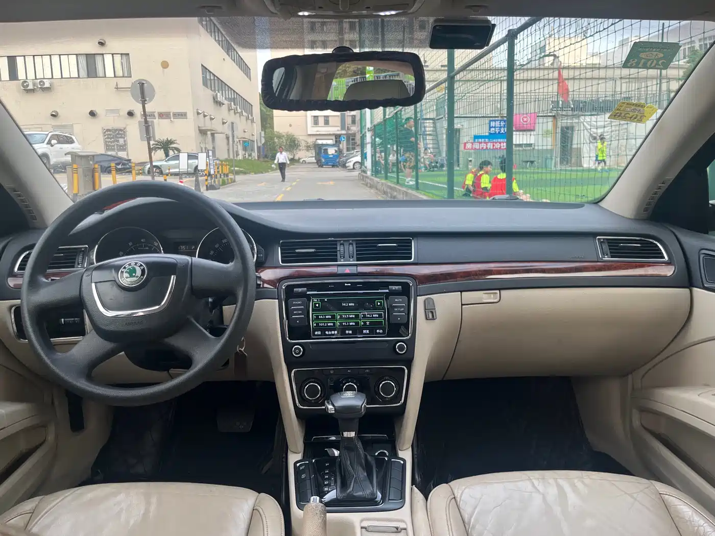 Škoda Superb 2010 1.4TSI DSG Grace Edition фото 7