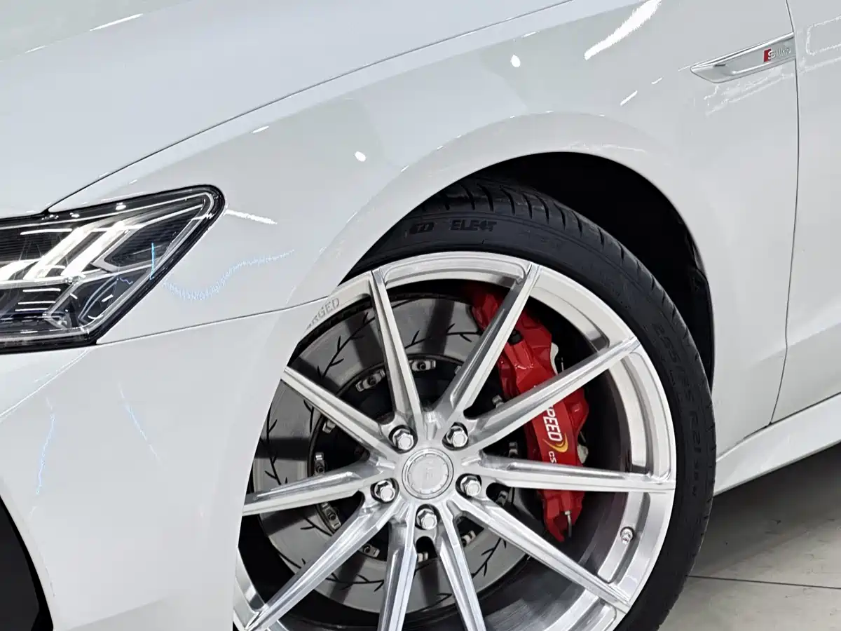 Audi A7L 2024 45TFSI quattro S-line Vision Edition Crystal Package фото 2