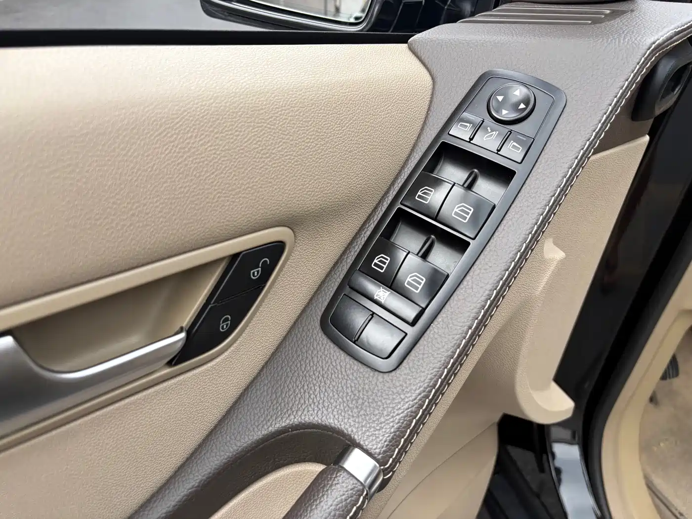 Mercedes-Benz R-Class 2017 R 320 4MATIC Business Collector's Edition фото 5