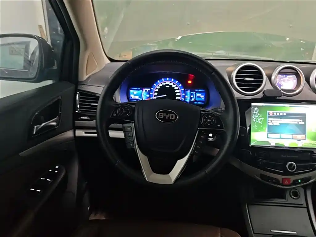 BYD S7 2016 1.5T Manual Premium Model фото 11