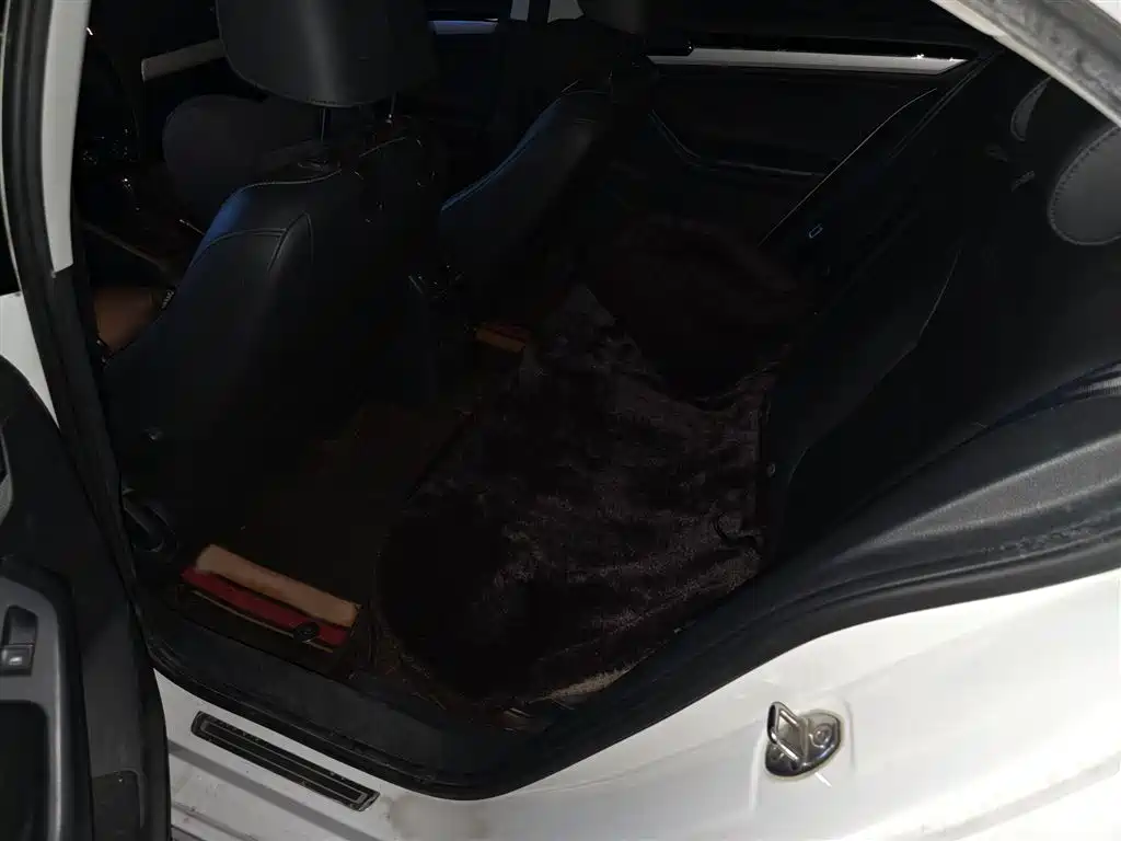 Volkswagen Sagitar 2017 230TSI Automatic Comfort фото 13