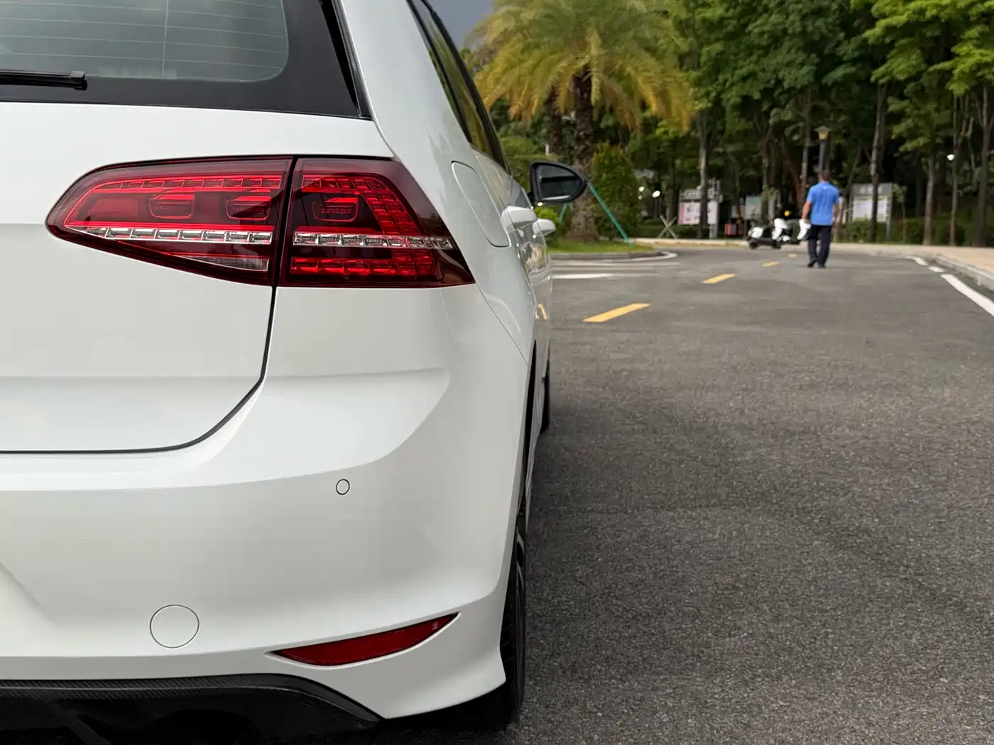 Volkswagen Golf 2017 280TSI Auto R-Line Millionth Anniversary Edition фото 23