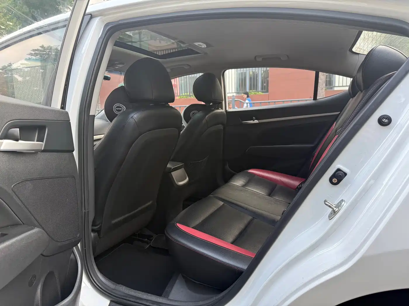 Hyundai Elantra 2016 Model 1.6L Automatic Smart Elite фото 9