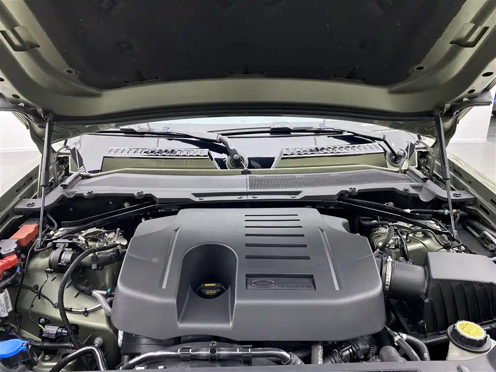 Land Rover Defender 2023 Model 110 3.0T P400 X-DYNAMIC HSE фото 27