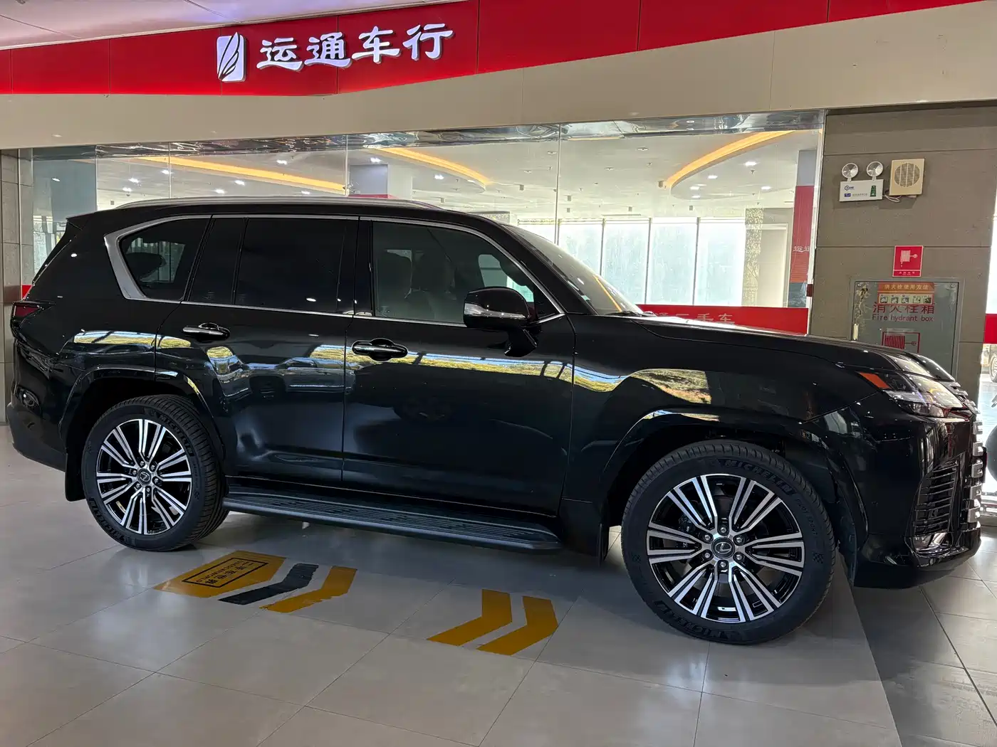 Lexus LX 2025 700h Boundary Edition фото 22