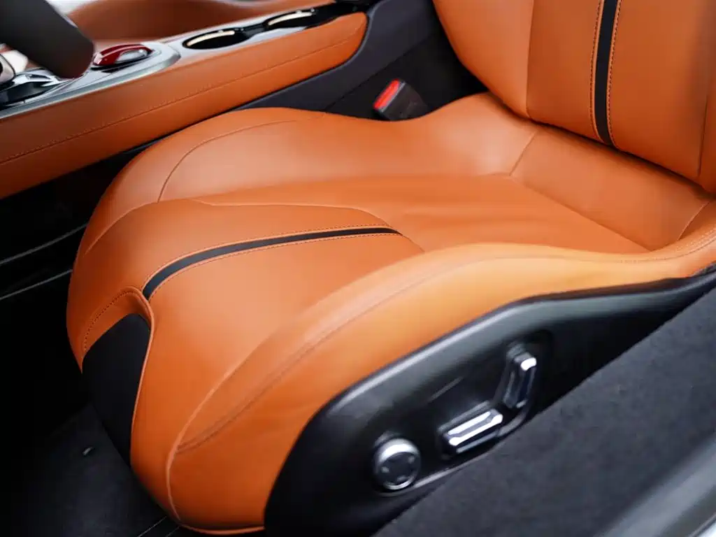 Lotus Cars EMIRA 2021 2.0T DCT First Edition фото 23