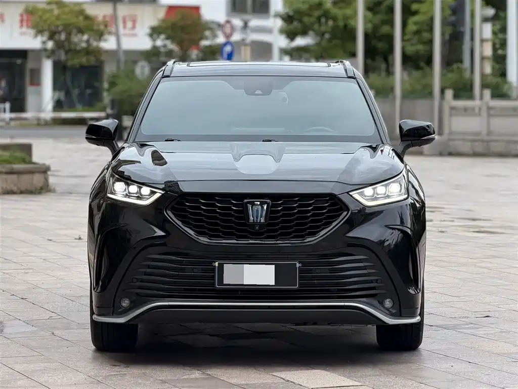 Toyota Crown Kluger 2023 2.5L HEV AWD Premium Edition фото 2