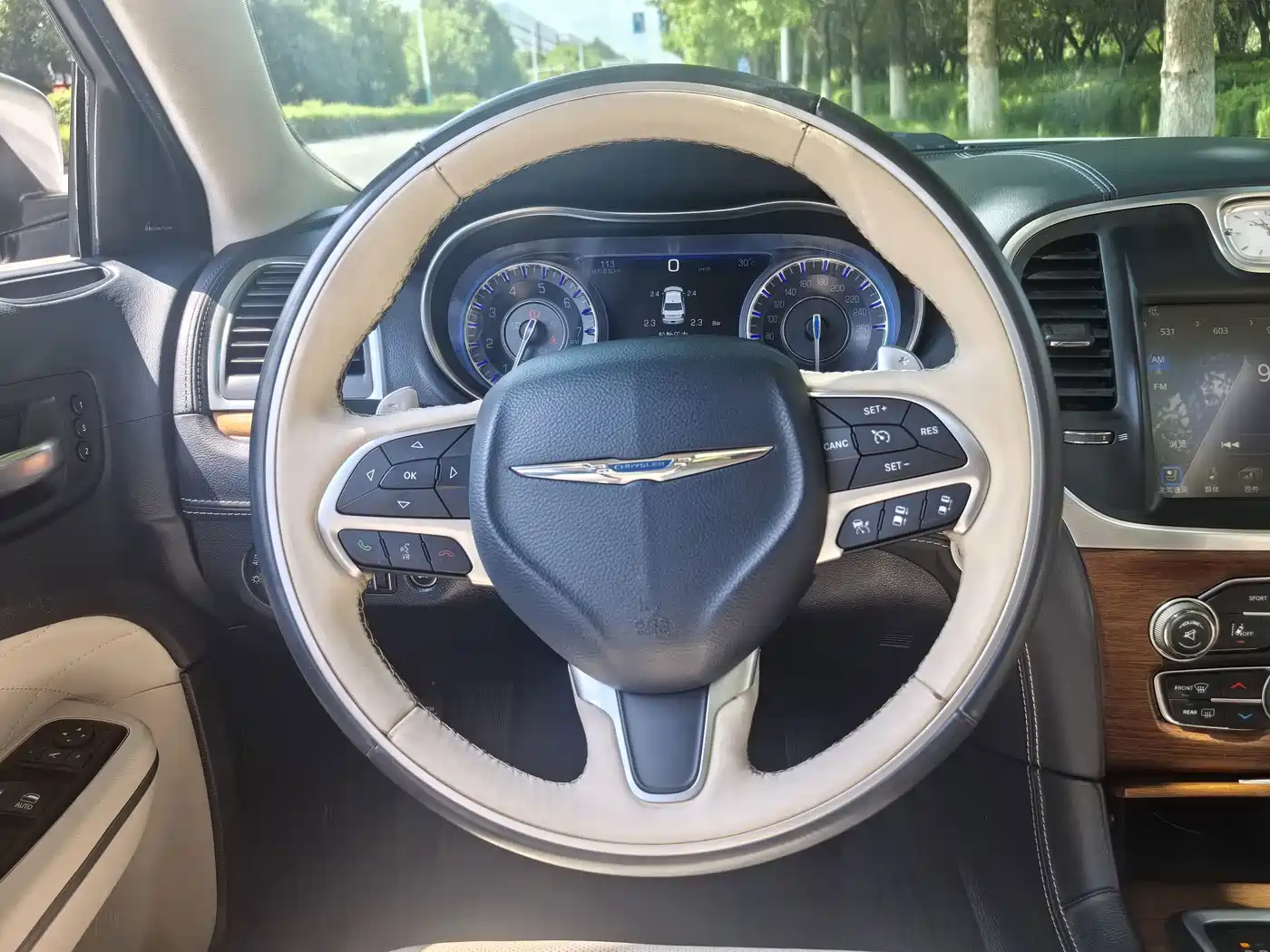 Chrysler 300C (Import) 2017 2016 3.0L Beyond Edition