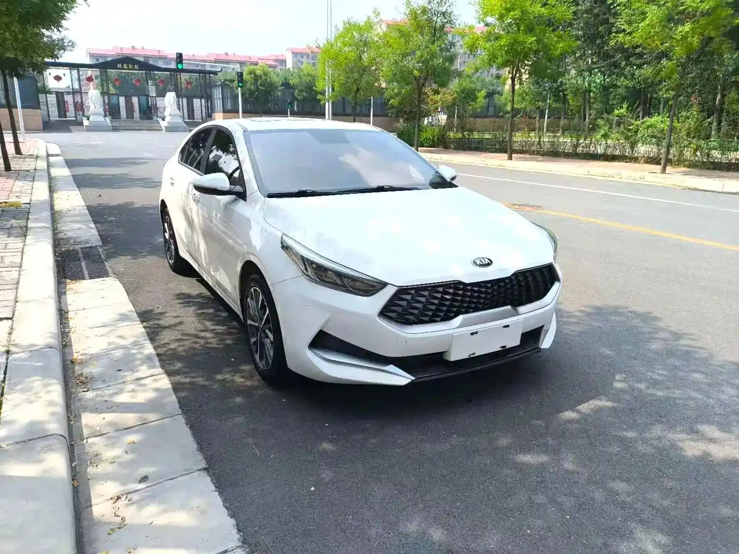 Photo 2 - Kia K3