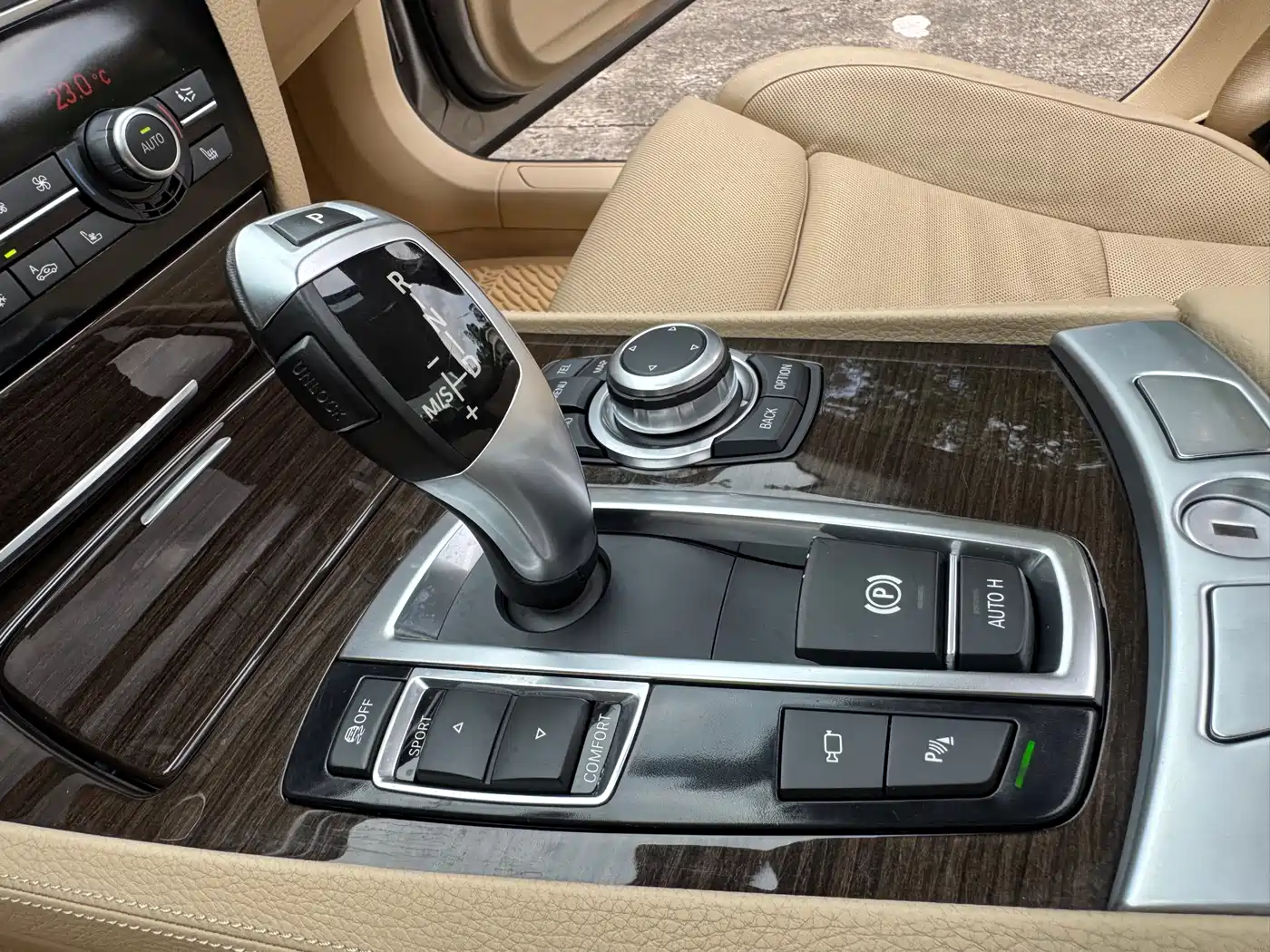 BMW 7 Series 2009 730Li Luxury фото 14