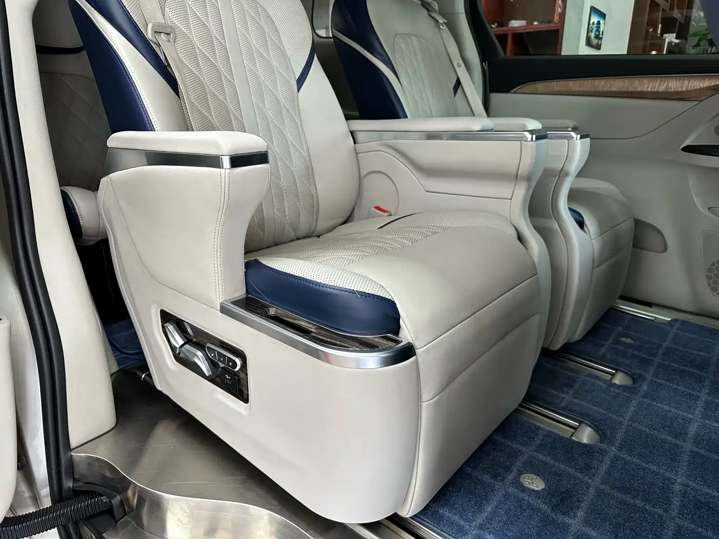 Buick GL8 2017 ES 28T Comfort Type China V фото 19