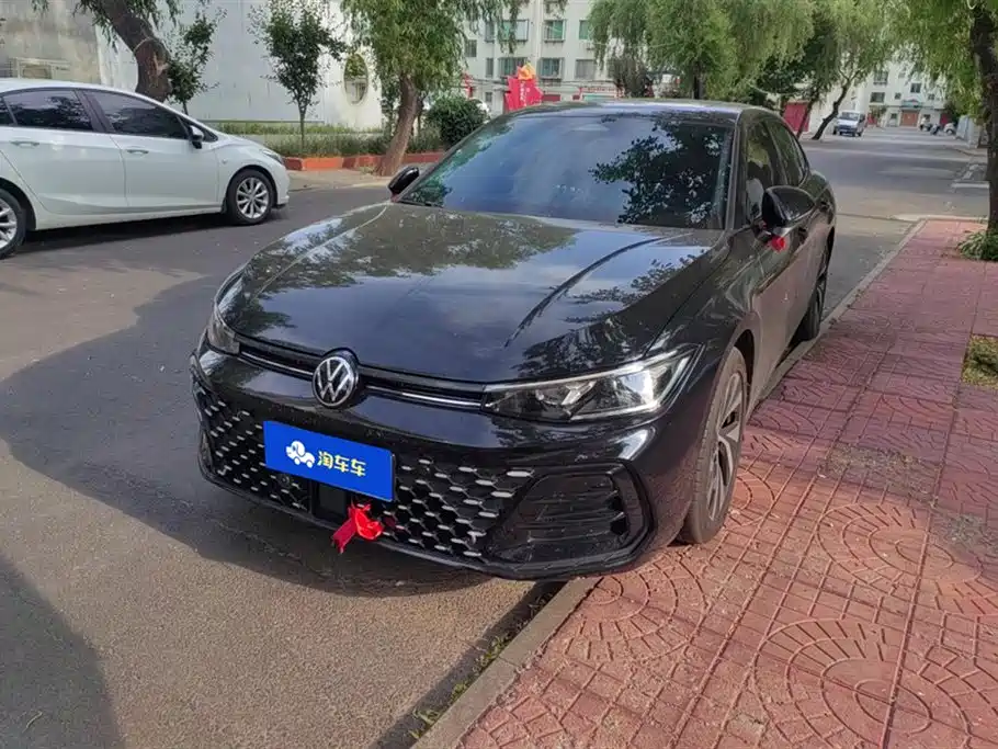 Volkswagen Passat 2025 Pro 380TSI Dragon Glory Edition