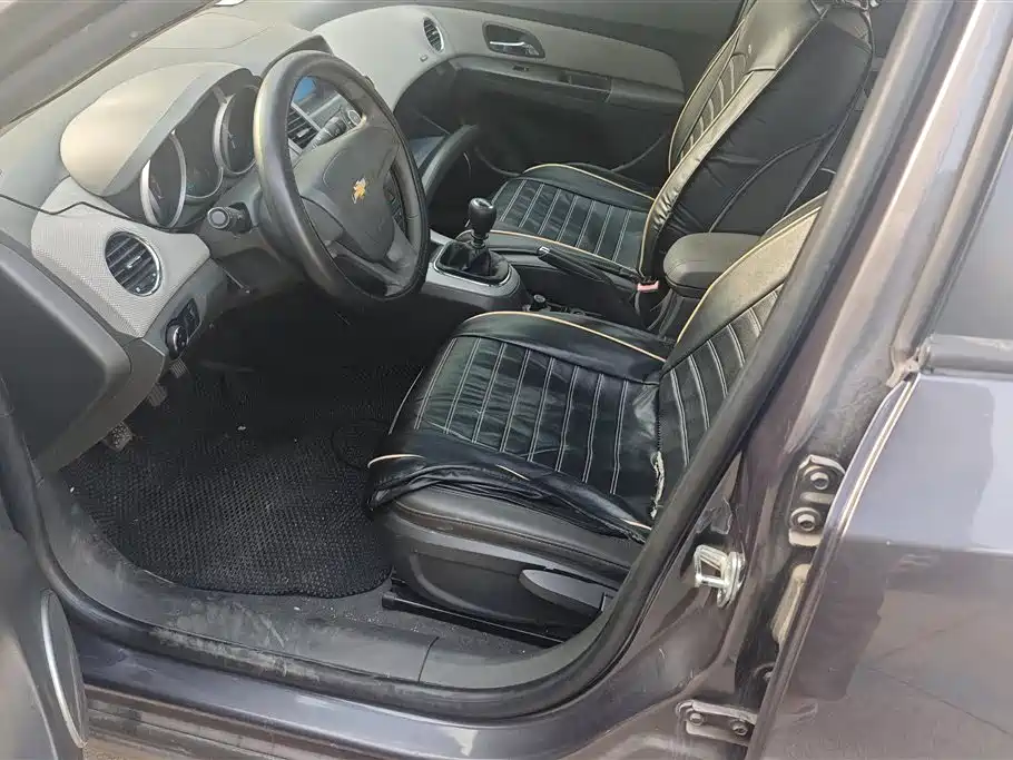 Chevrolet Cruze 2012 1.6L SE MT фото 9