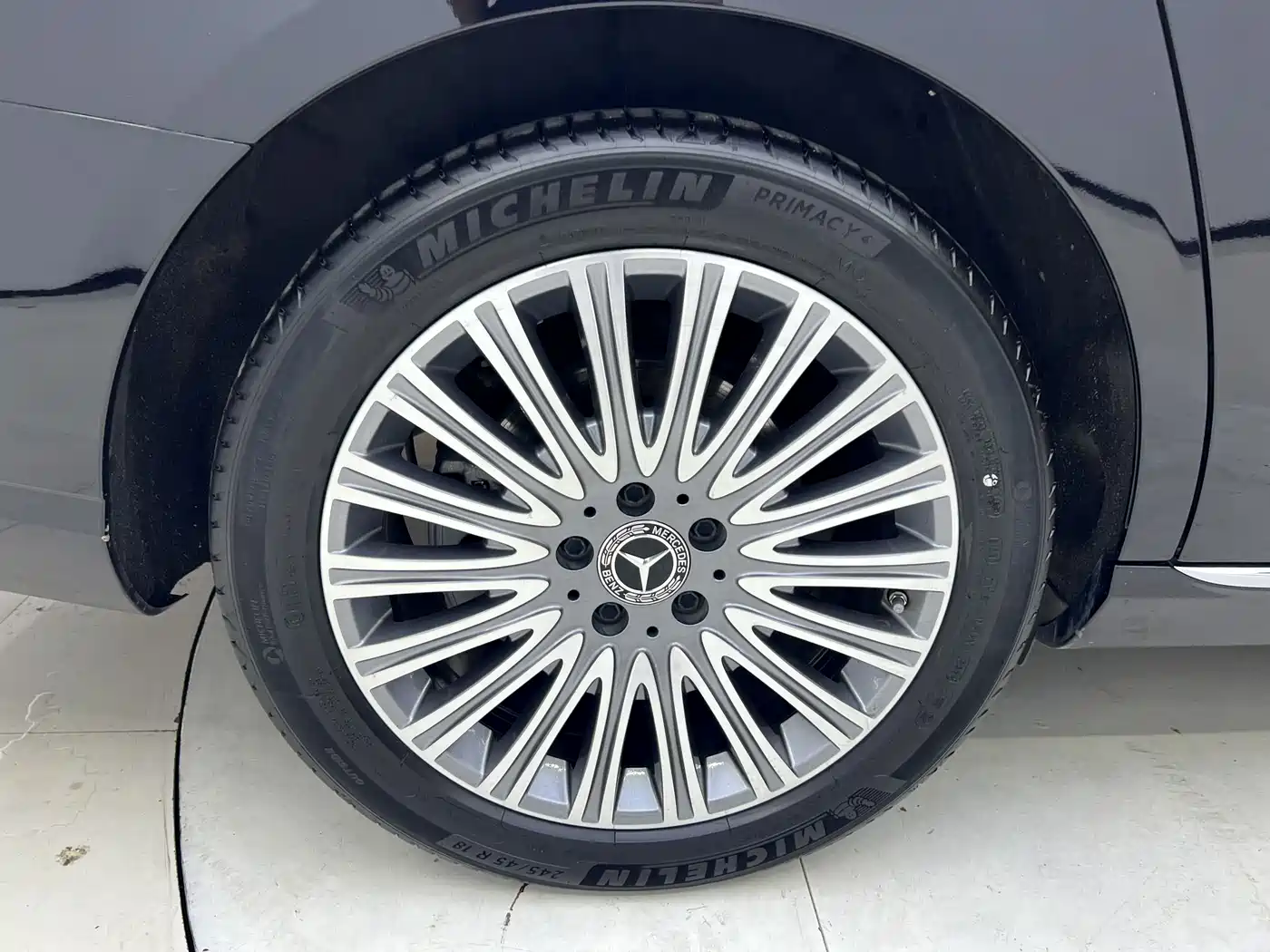 Mercedes-Benz E-Class 2022 Second Facelift E 300 L Luxury фото 25
