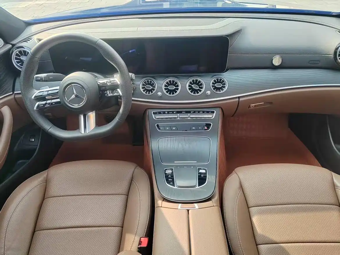 Mercedes-Benz E-Class 2023 E 300 L Sport Fashion фото 6