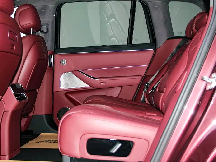 AITO Wenjie AITO M8 2025 Model Extended Range Ultra Edition 53.4kWh 5-Seater фото 21