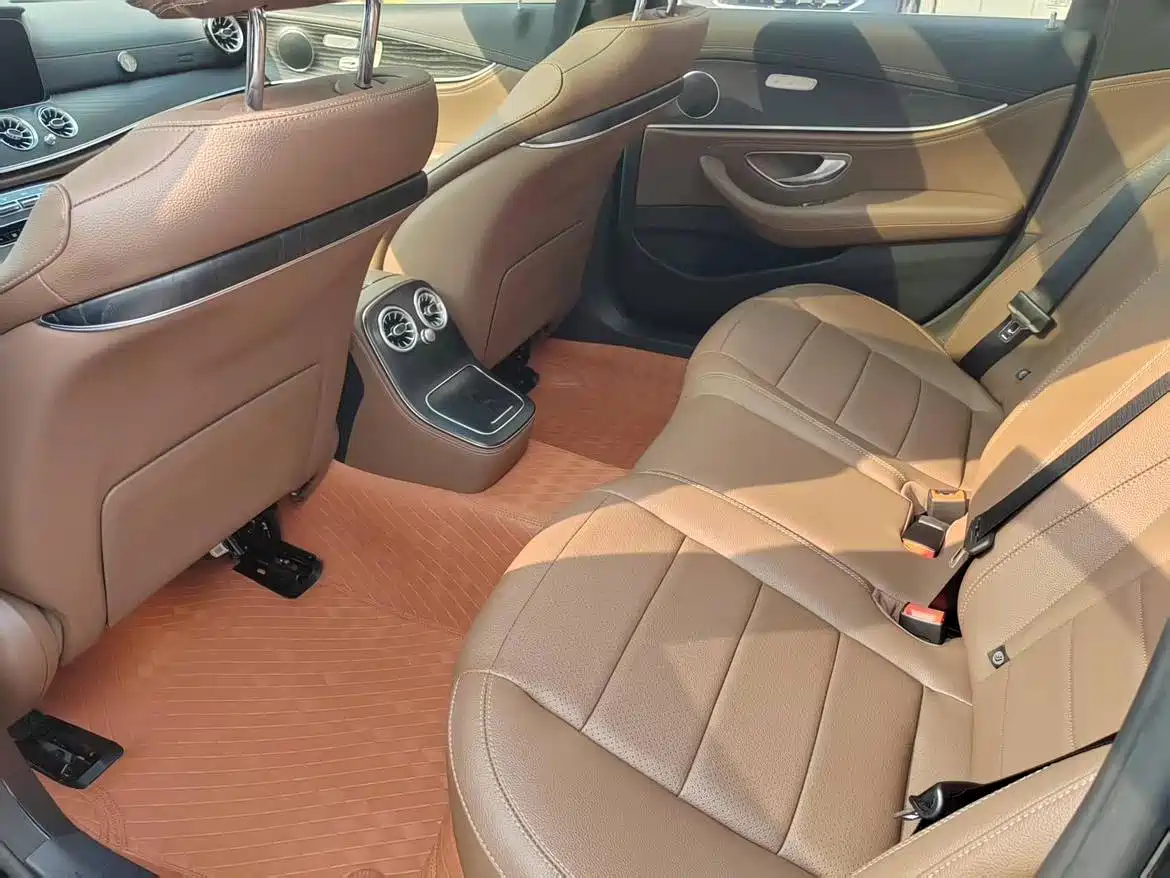 Mercedes-Benz E-Class 2023 E 300 L Sport Fashion фото 13