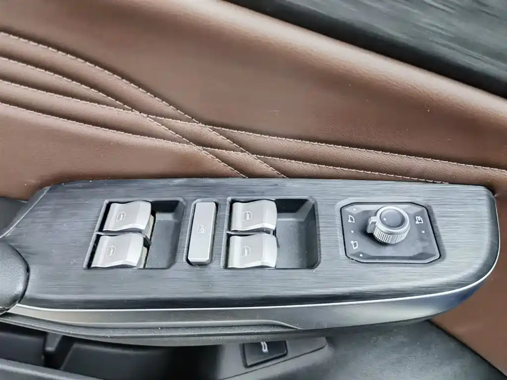 WEI PAI WEI BRAND VV5