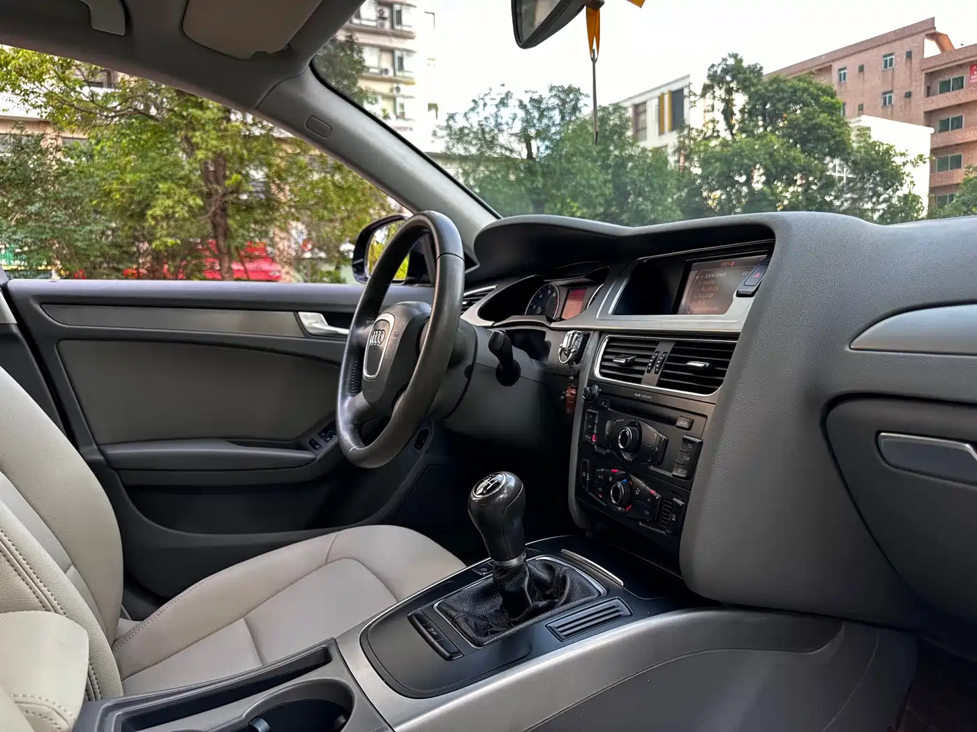Audi A4L 2012 1.8 TFSI Manual Comfort фото 23