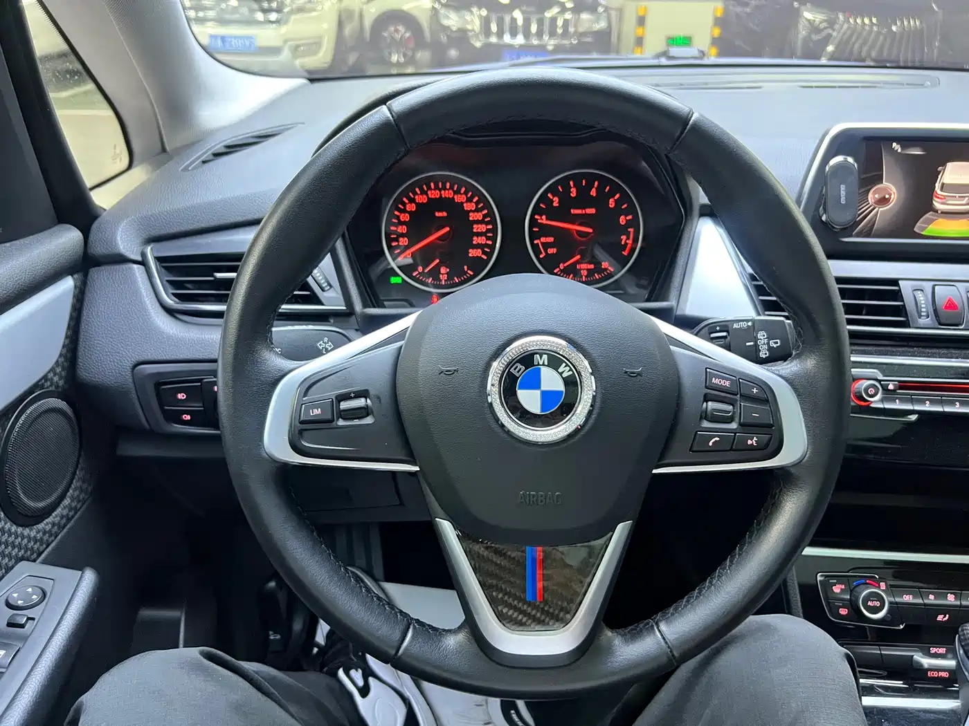BMW 2 Series Touring 2016 218i Leading фото 5