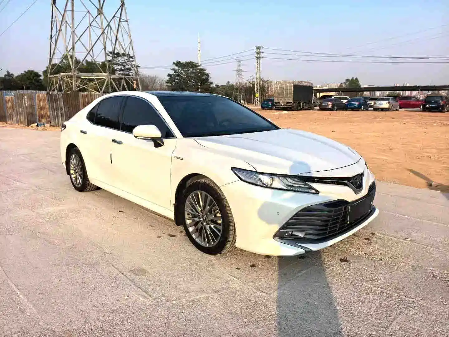 Фото 2 - Toyota Camry