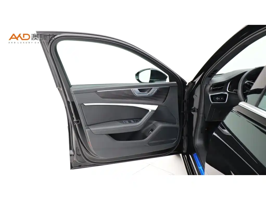 Фото 10 - Audi A6L