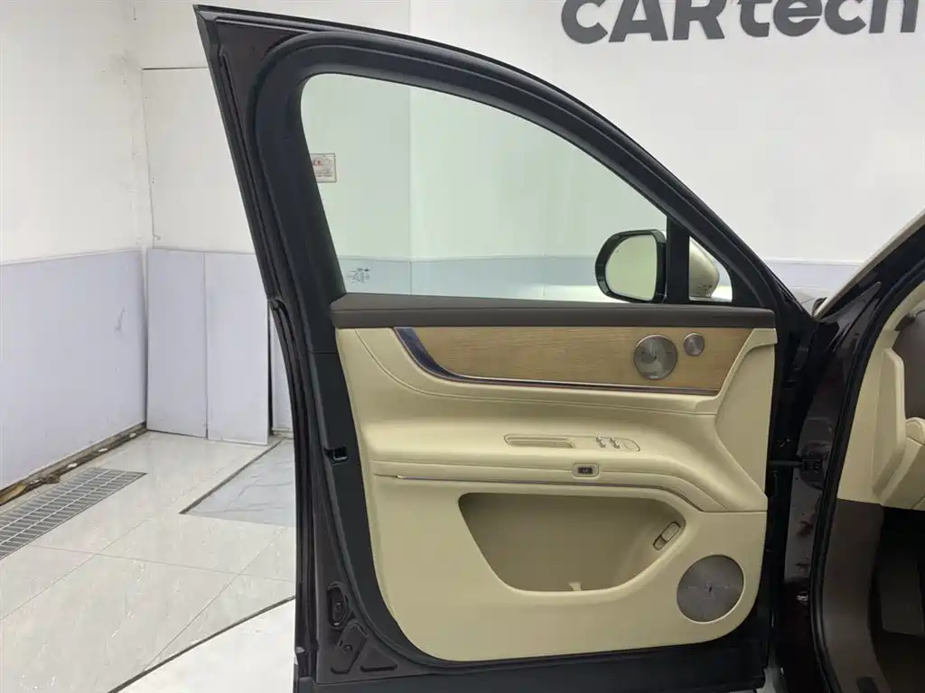 AITO Wenjie AITO M9 2025 Extended Range Ultra 52kWh 6-Seater фото 29