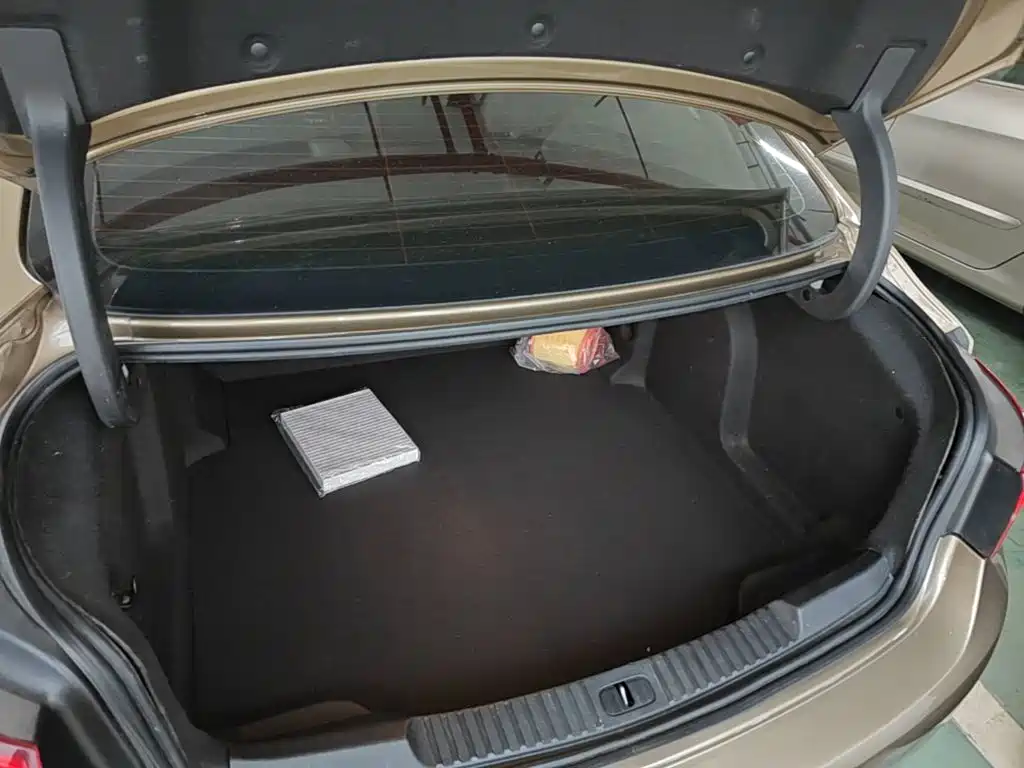 Photo 19 - Buick Verano