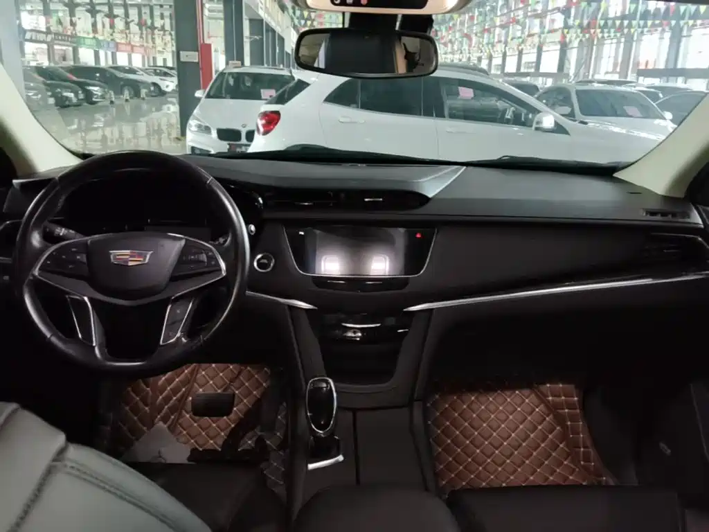 Cadillac XT5 2017 2016 25T Luxury Model