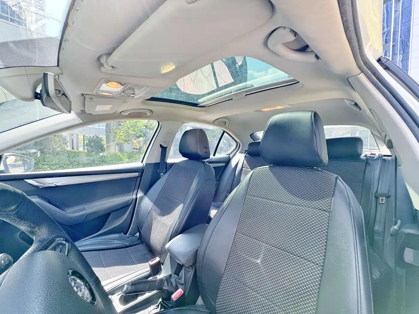 Škoda Octavia 2018 TSI230 DSG Luxury Edition фото 28
