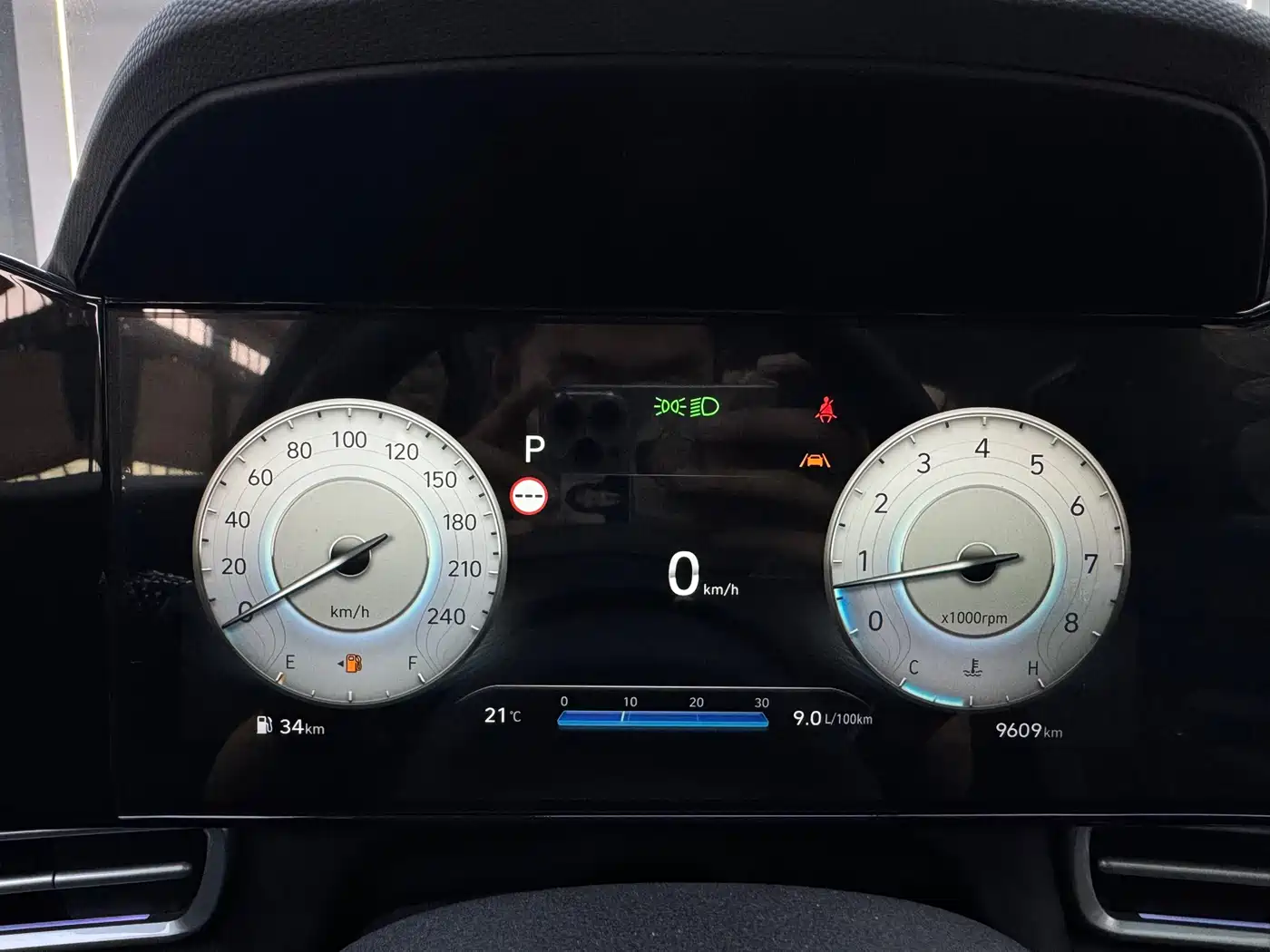 Hyundai Elantra 2023 1.5L CVT TOP Flagship Edition фото 12