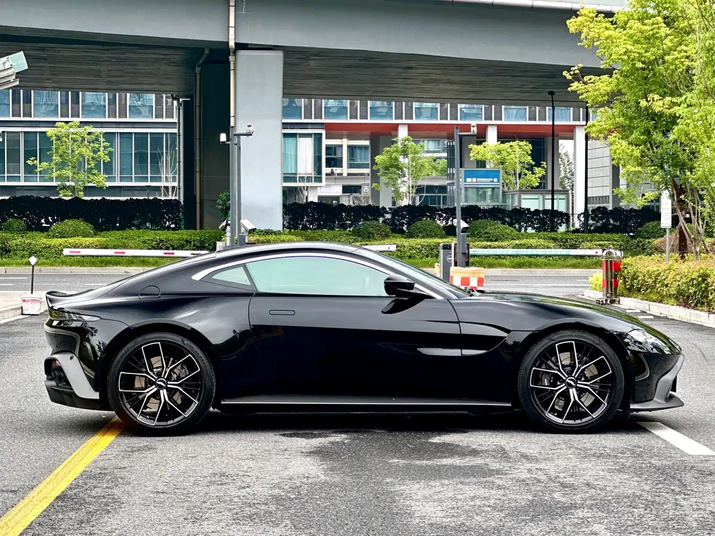 Aston Martin Vantage 2022 2022 4.0T V8 Coupe