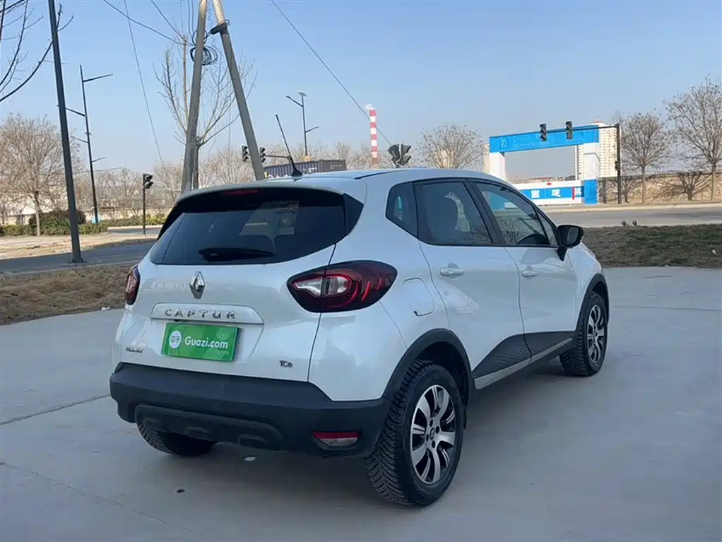 Renault Captur 2019 2018 TCe190 Urban Style