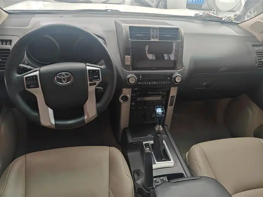 Toyota Prado 2010 4.0L Automatic TX фото 12