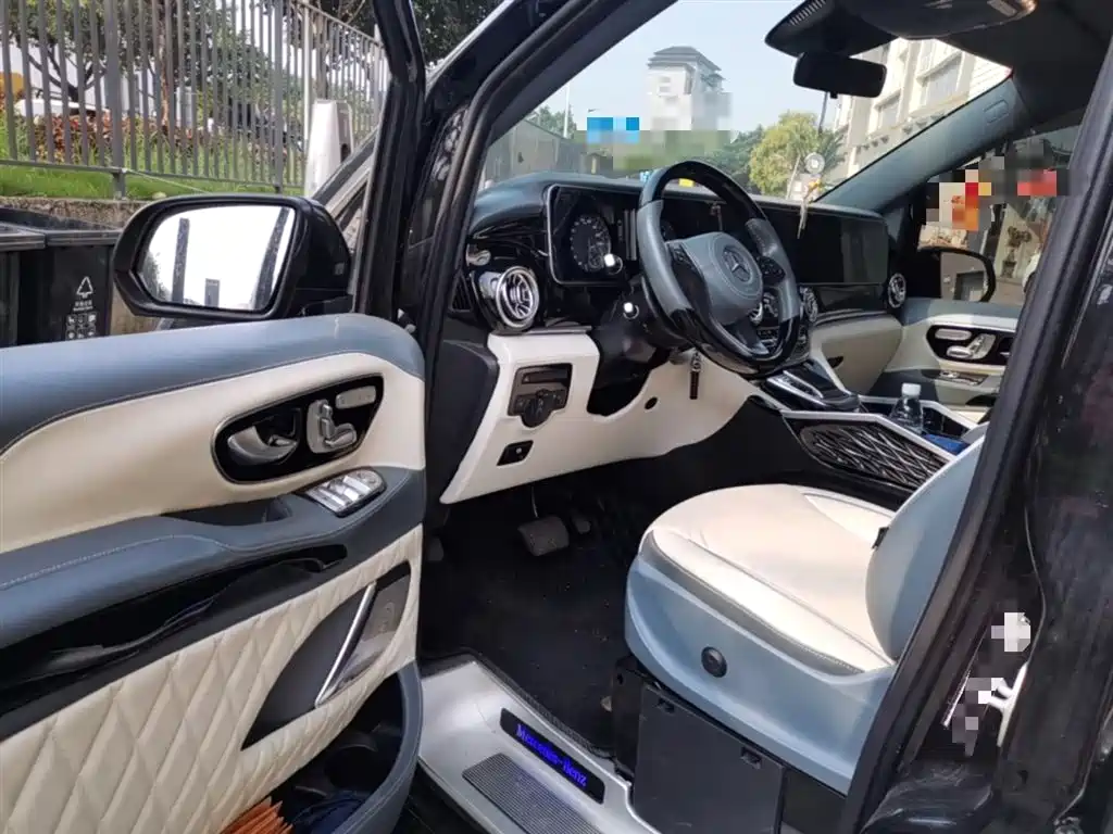 Mercedes-Benz Vito 2023 2.0T Business 7-Seater фото 23