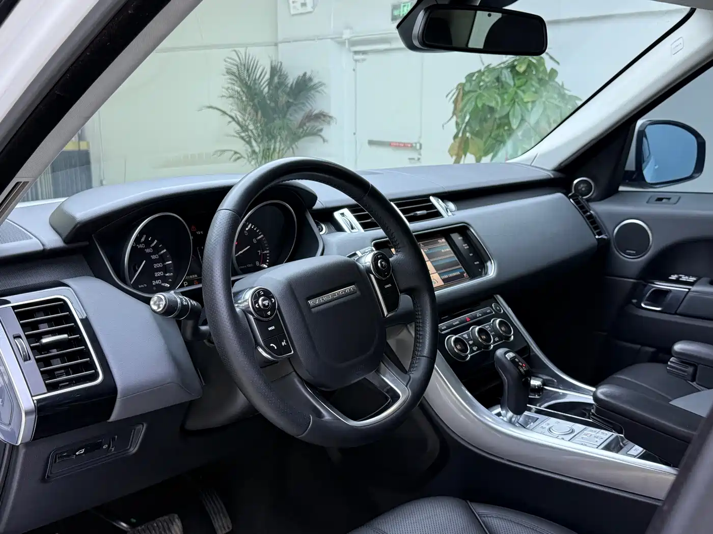 Land Rover Range Rover Sport 2014 3.0 SC V6 HSE фото 4